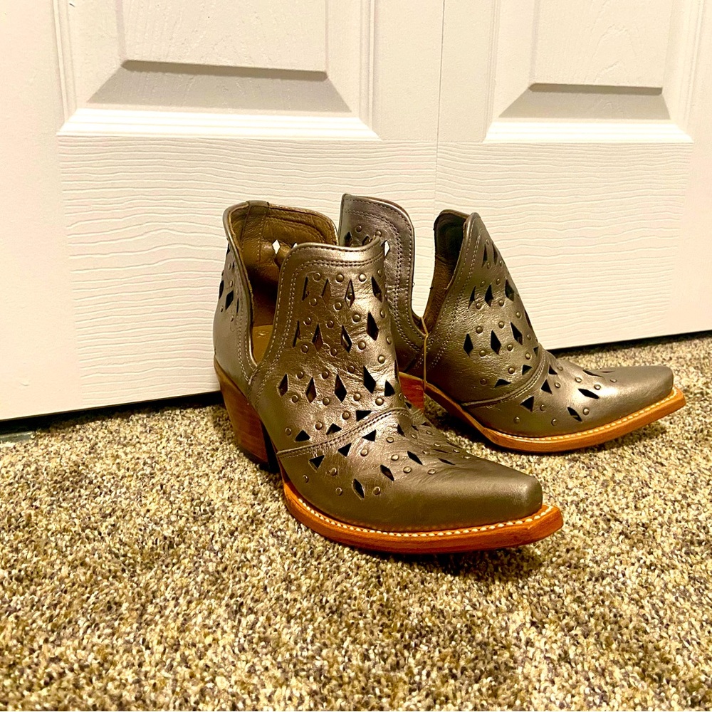 Ariat ankle booties